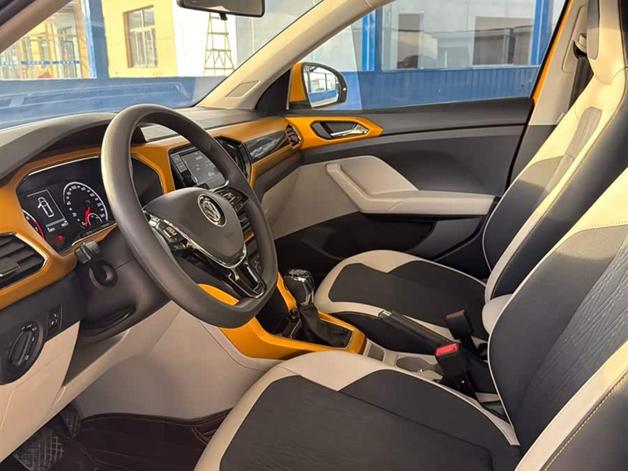 Volkswagen T-Cross 2020 #9 Volkswagen T-Cross 2020 car image #9