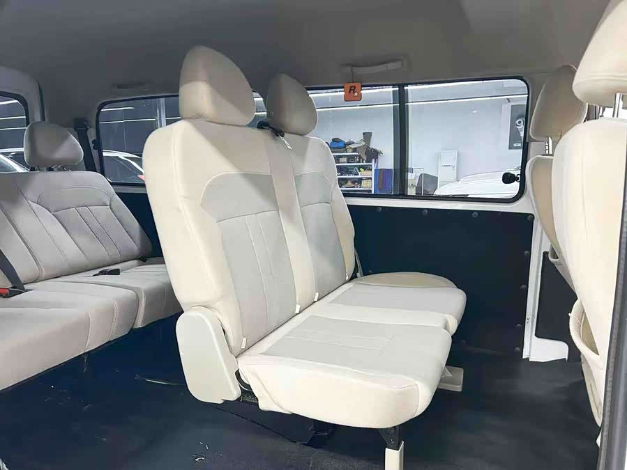 Forthing Lingzhi 2024 car image #9