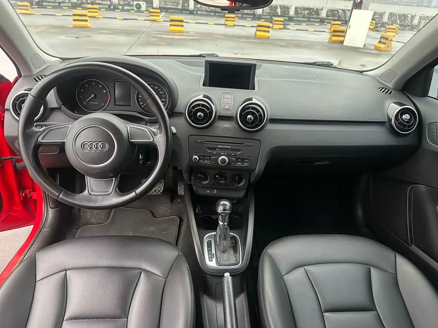 Audi A1 2015 car image #9
