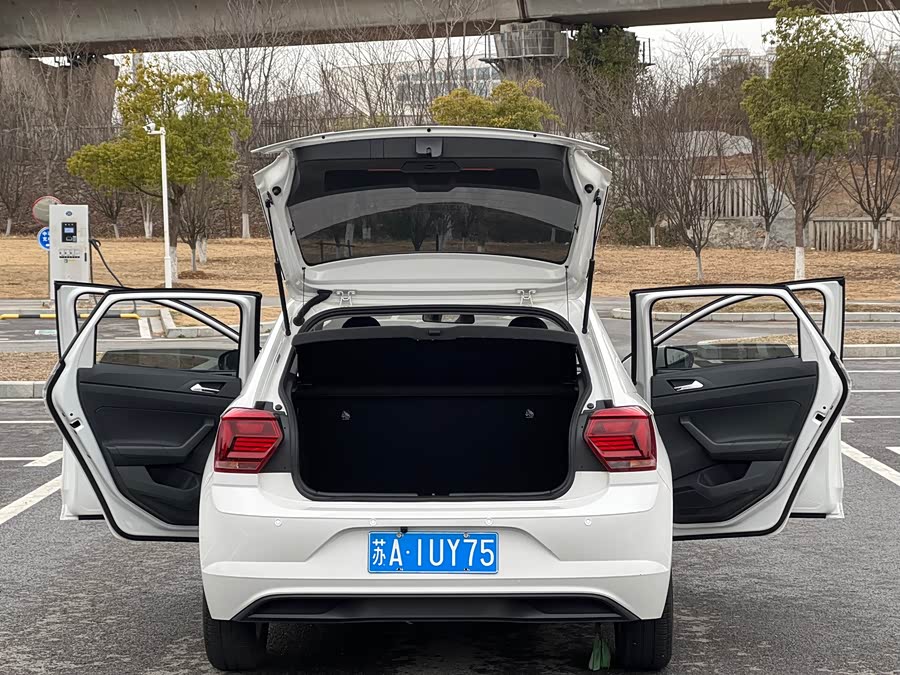 Volkswagen Polo 2020 car image #9
