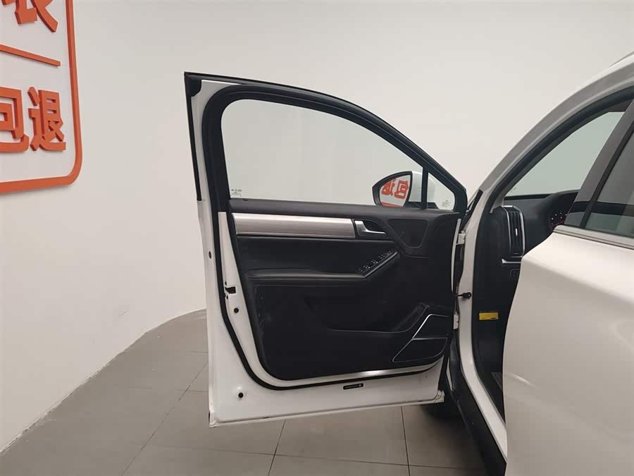 BYD Tang 2018 изображение автомобиля #9