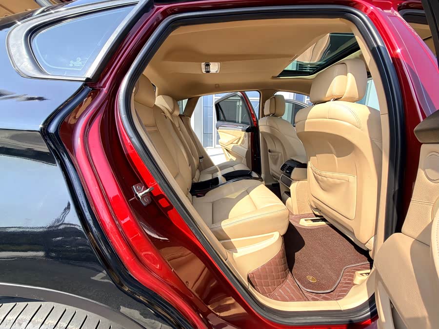 BMW X6 2012 car image #9