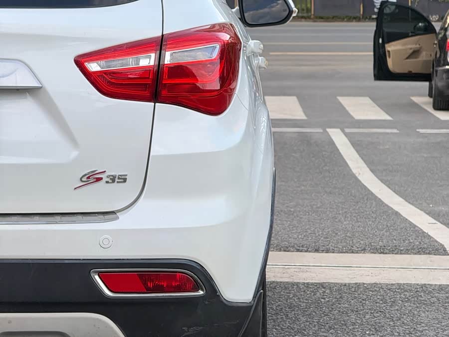 Changan CS35 2018 immagine di auto #9