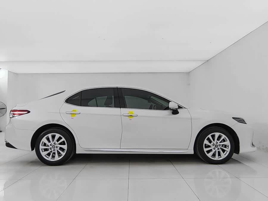 Toyota Camry 2023 immagine di auto #9