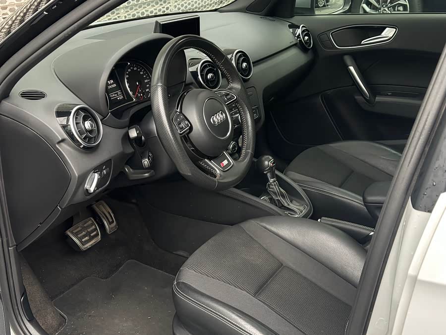 Audi A1 2018 car image #9