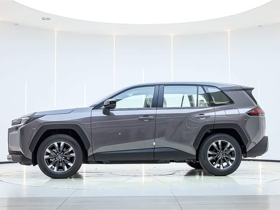 Toyota RAV4 2026 car image #9
