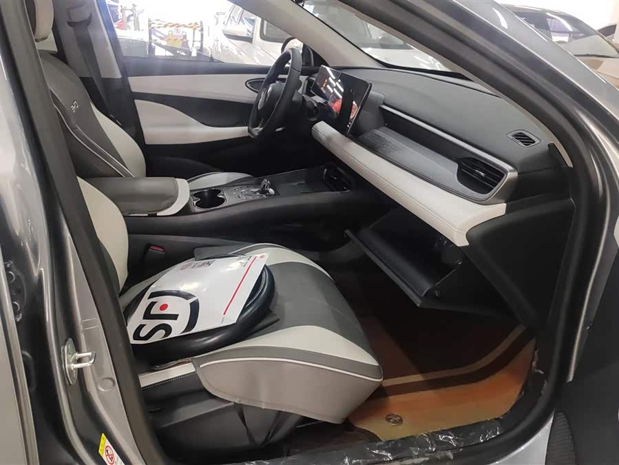 BYD Seal 05 DM-i 2025 car image #9