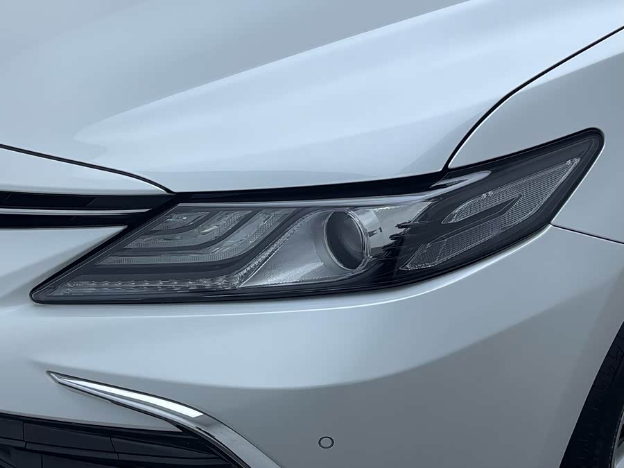 Toyota Camry 2023 car image #9