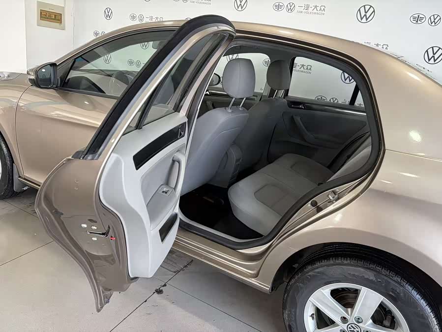Volkswagen Bora 2014 immagine di auto #9