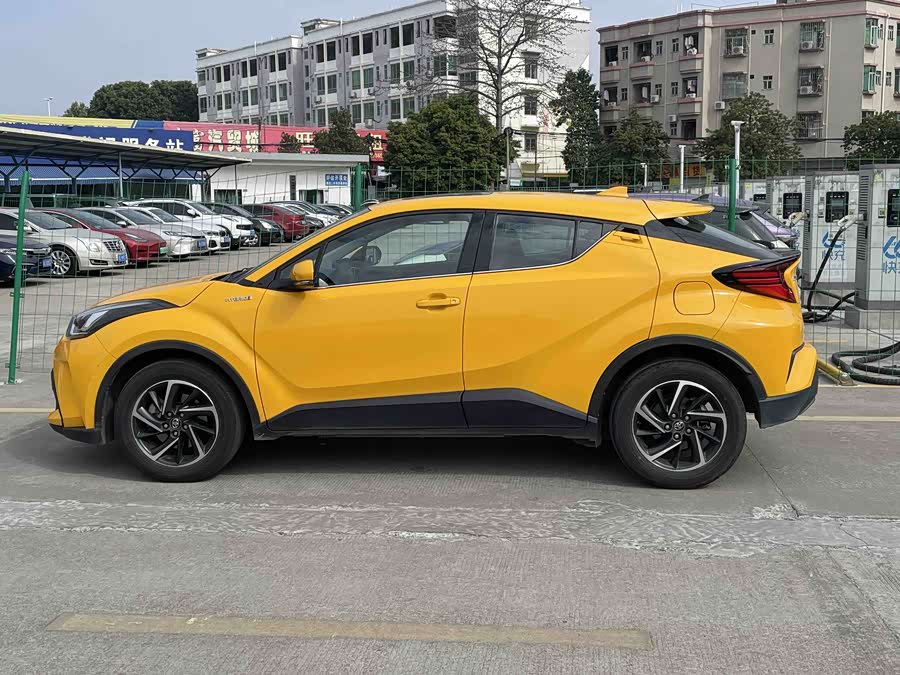 Toyota C-HR 2021 immagine di auto #9