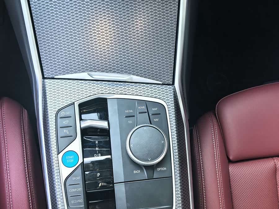 BMW i3 2024 immagine di auto #9