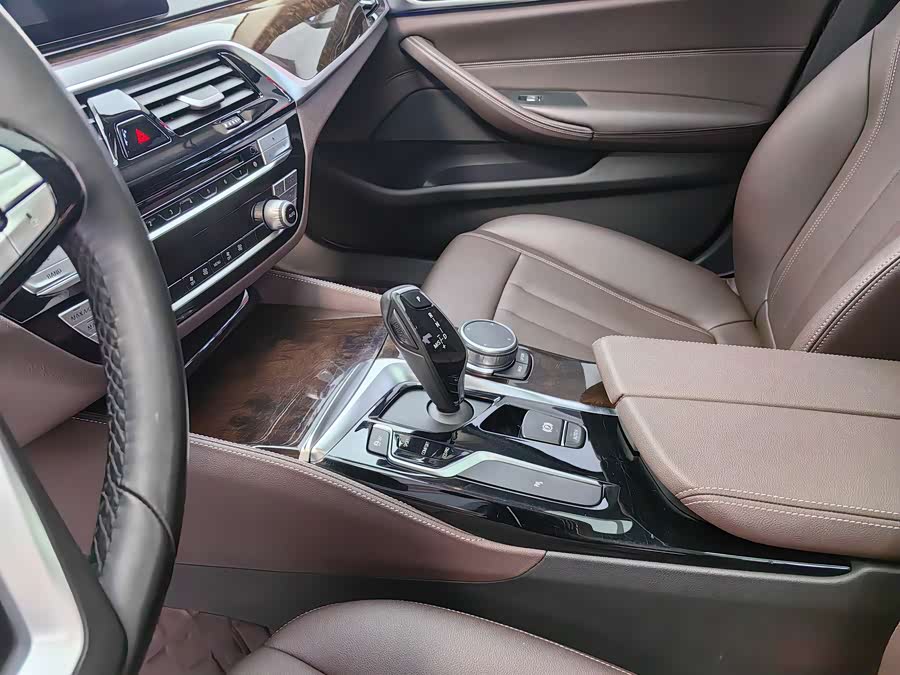 BMW 5 Series 2019 #9 BMW 5 Series 2019 car image #9