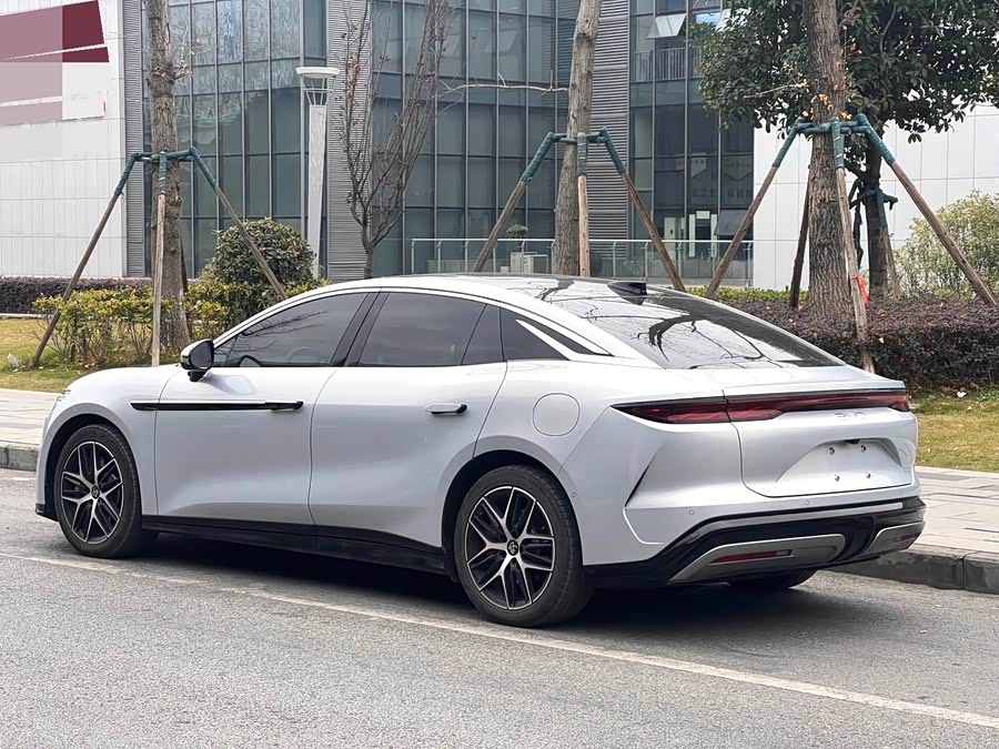 BYD HanL 2025 #9 BYD HanL 2025 صورة سيارة #9