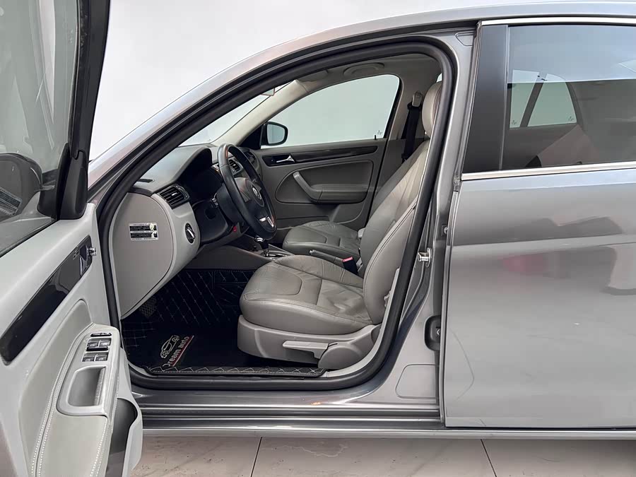 Volkswagen Bora 2012 immagine di auto #9