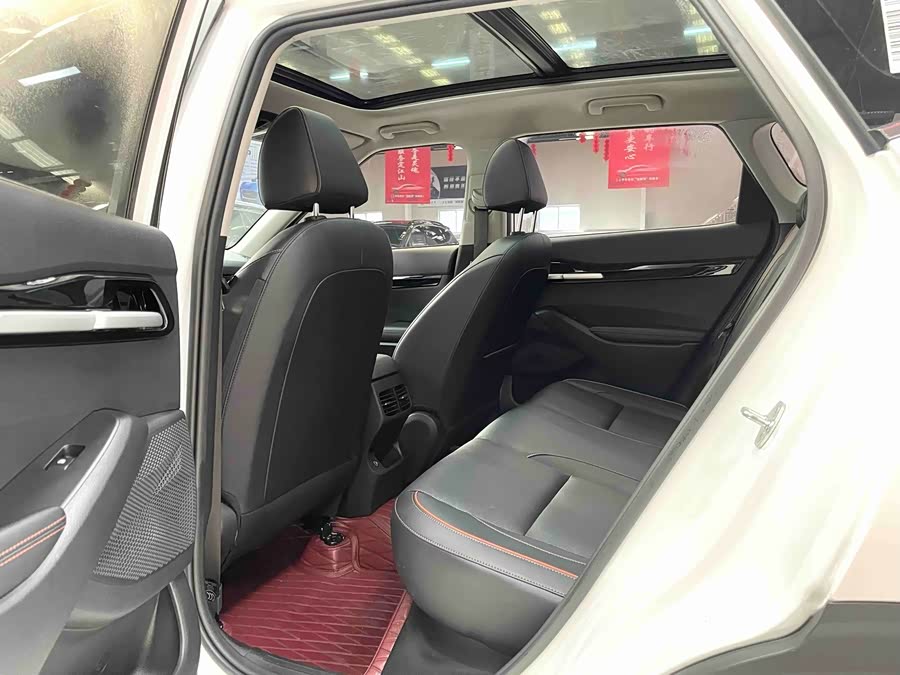 Kia Seltos 2024 imagen de coche #9