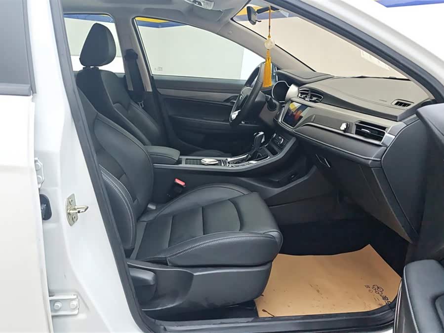 GEELY Emgrand 2021 car image #9