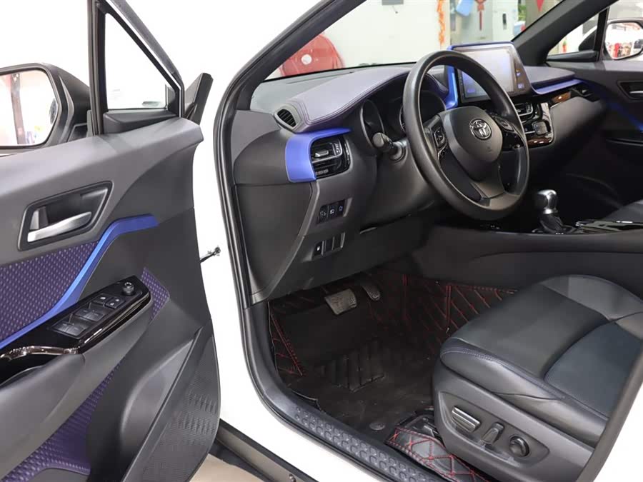 Toyota C-HR 2021 immagine di auto #9