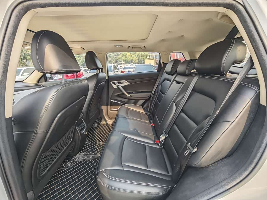 GEELY Boyue 2017 immagine di auto #9