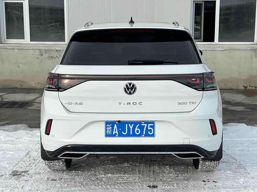 Volkswagen T-Roc 2025 immagine di auto #9