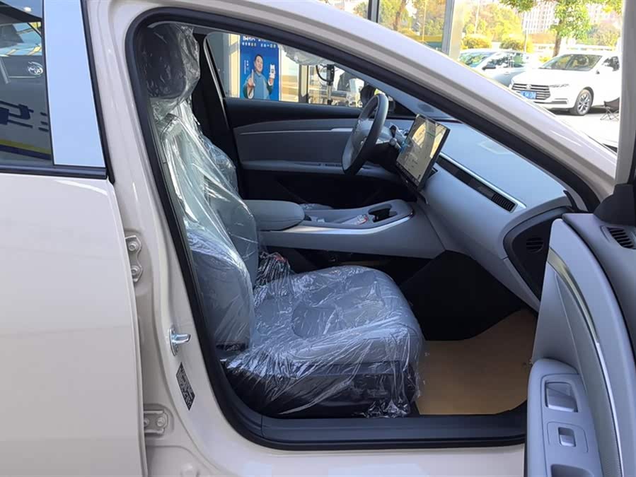 Xpeng MONA M03 2025 صورة سيارة #9