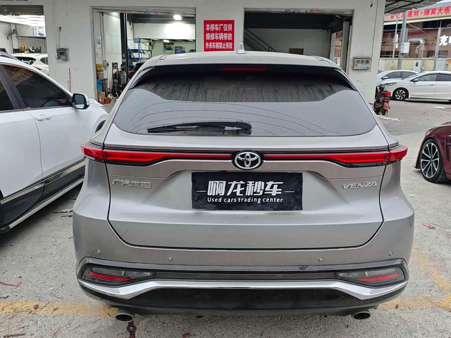 Toyota Venza 2023 car image #9