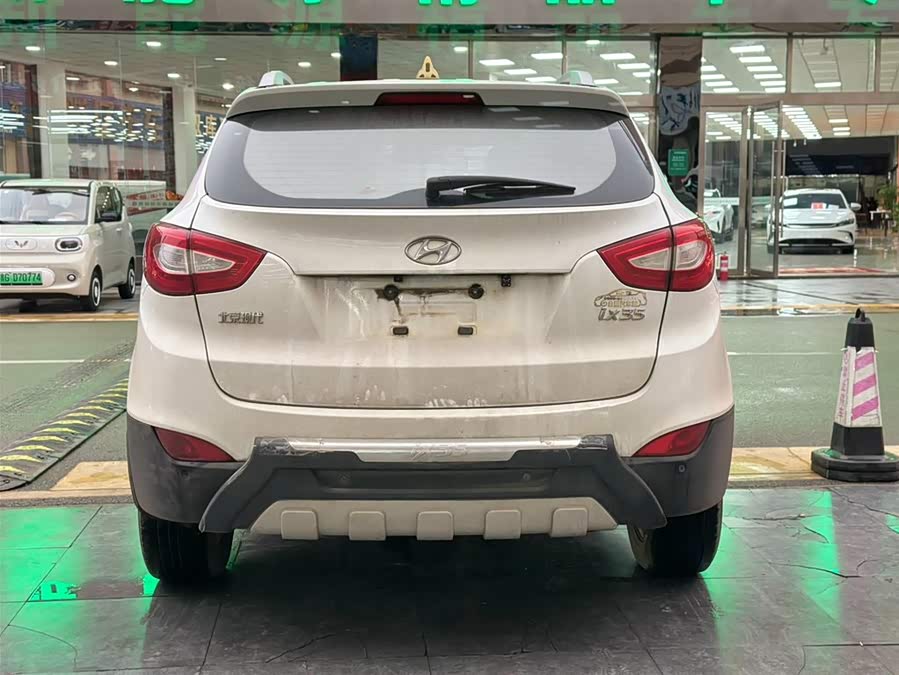 Hyundai ix35 2015 car image #9