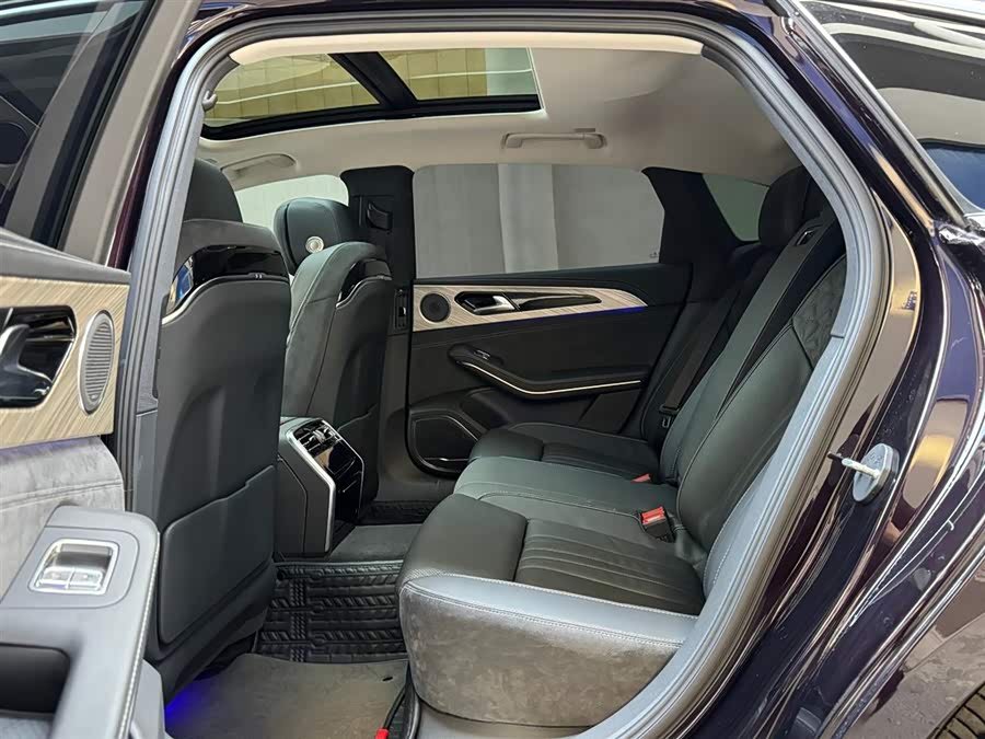 HongQi H9 2022 car image #9