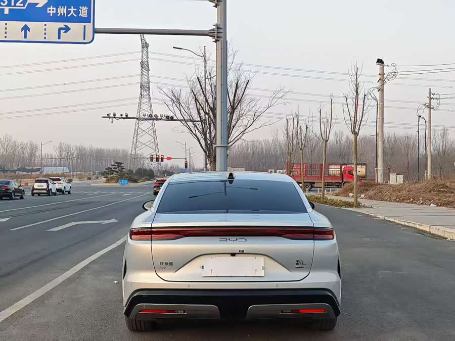 BYD HanL 2025 صورة سيارة #9