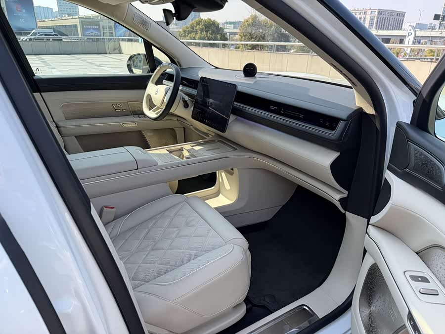 蔚来 蔚来ES8 2025 汽车图片 #9