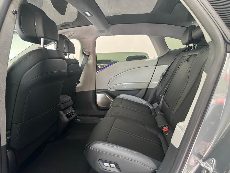 极氪 极氪007 2024 汽车图片 #9