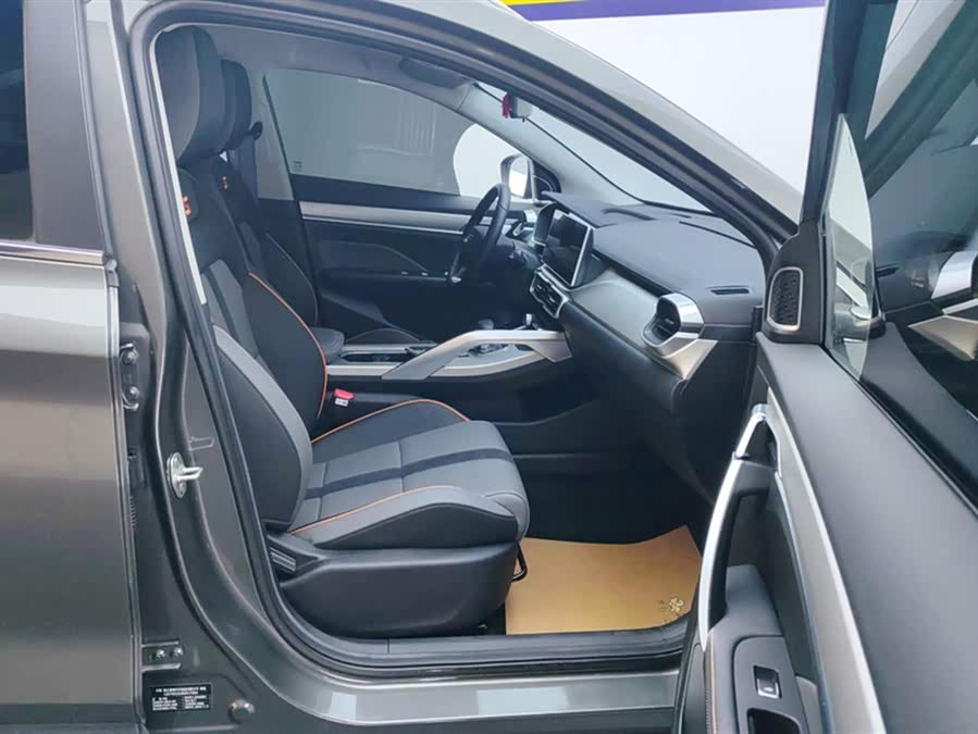 GEELY Coolray 2024 car image #9