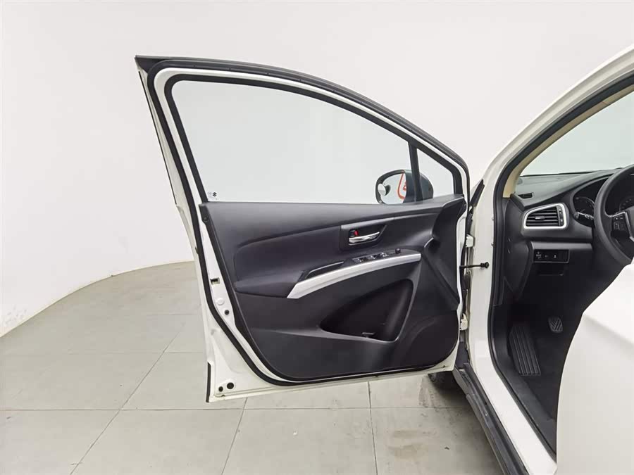 Suzuki S-Cross 2014 صورة سيارة #9