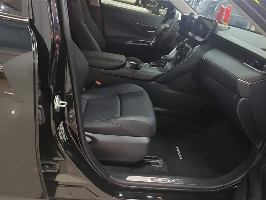 Toyota Venza 2024 immagine di auto #9