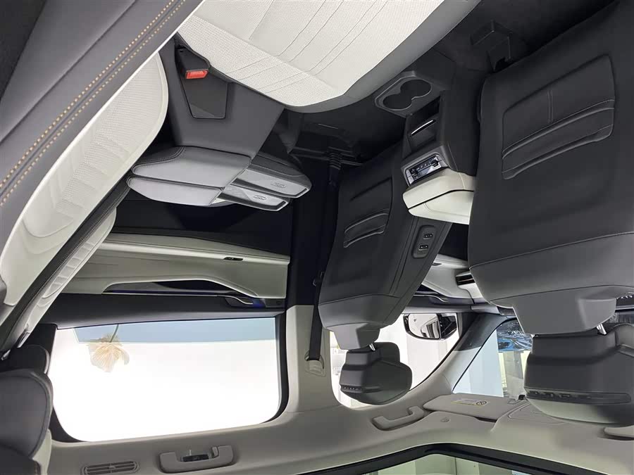 Ford Edge 2023 car image #9