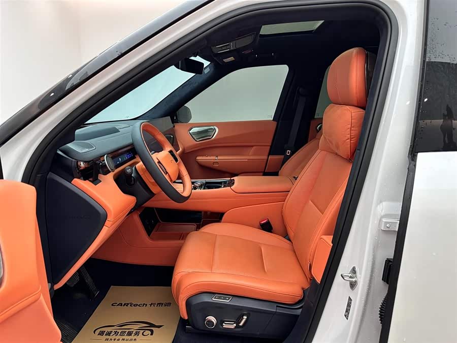 Lynk & Co 900 2025 car image #9
