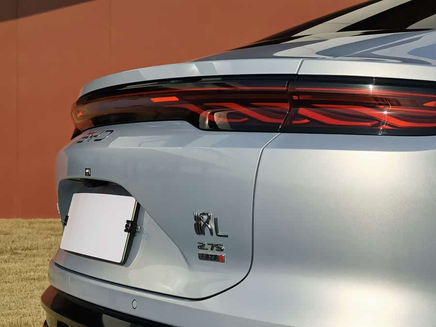 BYD HanL 2025 #9 BYD HanL 2025 car image #9