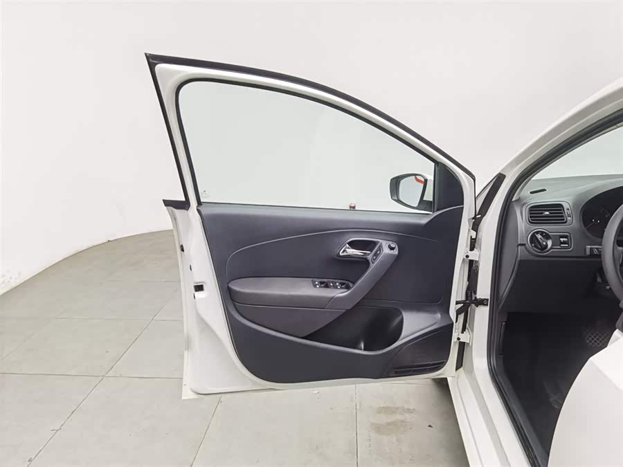 Volkswagen Polo 2018 immagine di auto #9