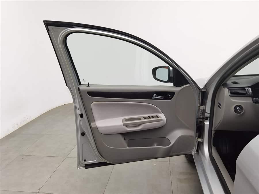 Volkswagen Bora 2012 immagine di auto #9