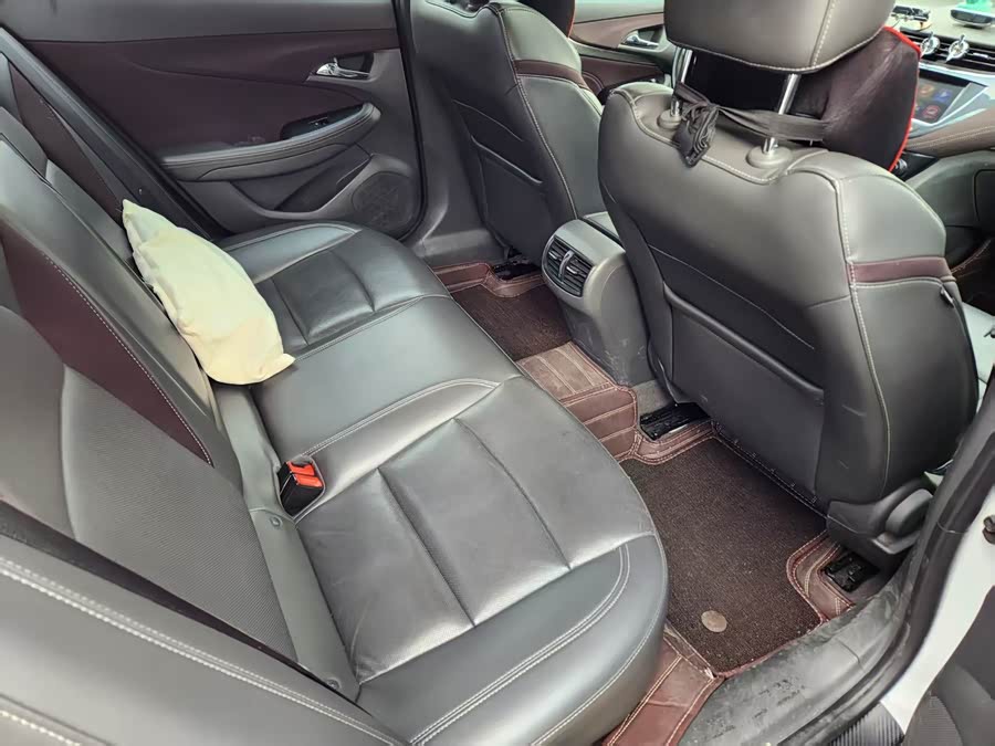 Chevrolet Malibu 2017 car image #9