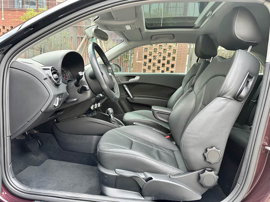 Audi A1 2015 car image #9