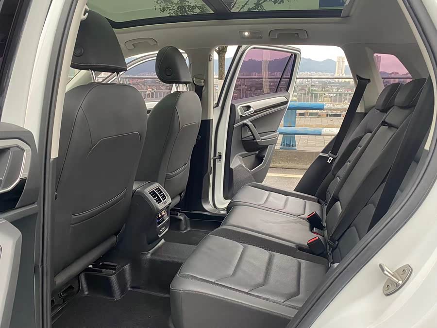 Volkswagen Tayron 2020 car image #9