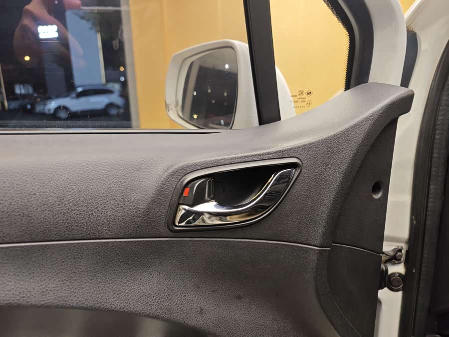 Forthing JOYEAR X5 2011 car image #9