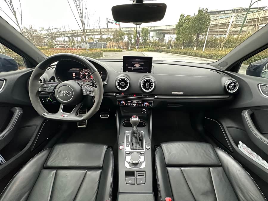 Audi RS 3 2018 immagine di auto #9