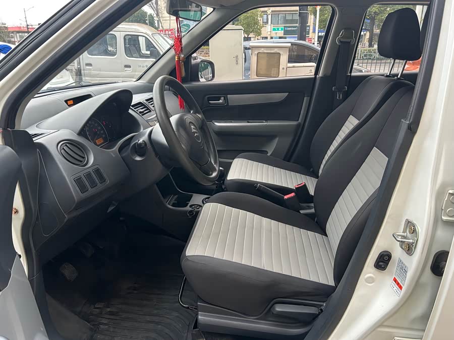 Suzuki Swift 2016 car image #9