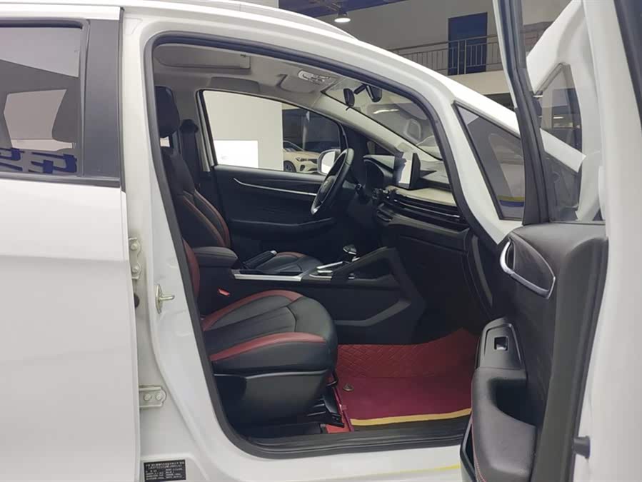 GEELY 2021 car image #9
