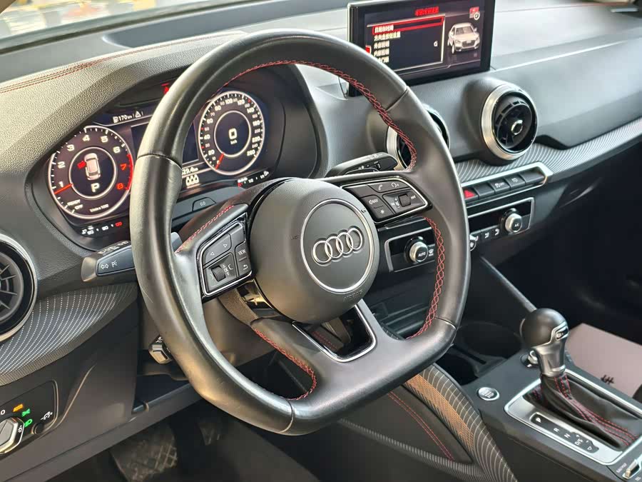 Audi Q2L 2024 صورة سيارة #9