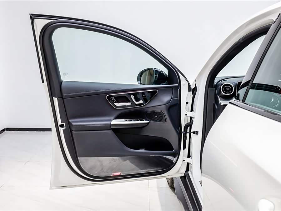 Mercedes-Benz GLC Coupe 2025 car image #9