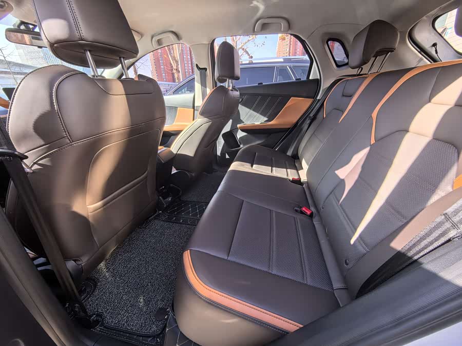 BYD e2 2020 изображение автомобиля #9