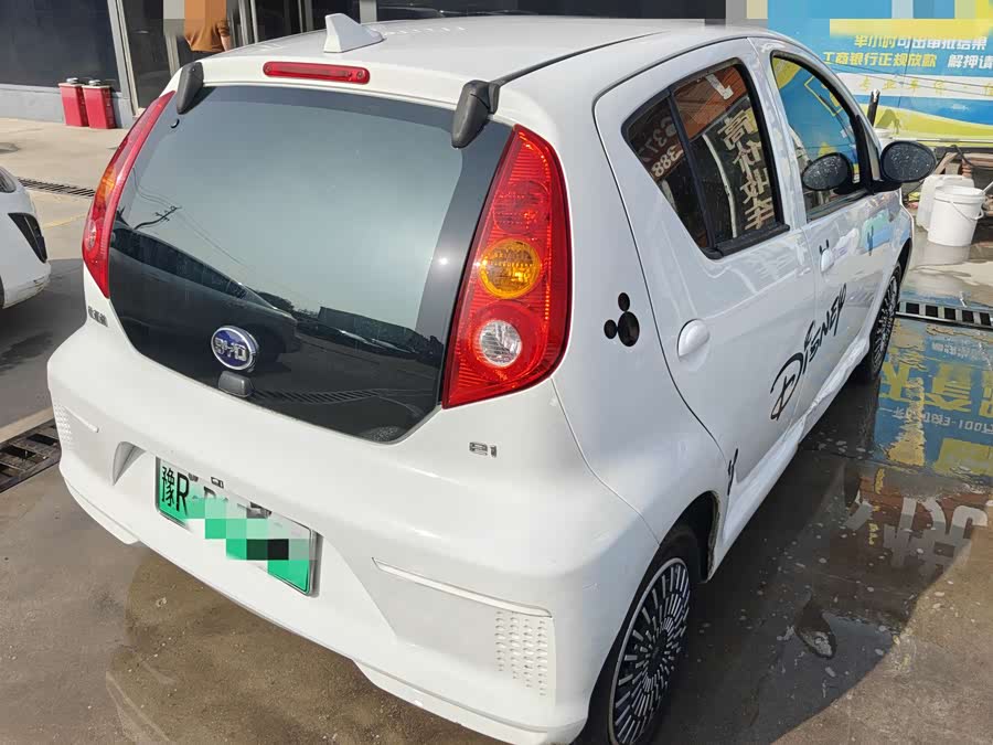 BYD e1 2019 car image #9