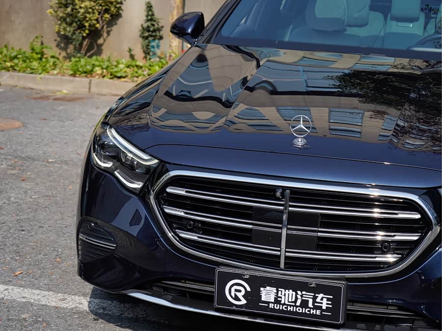 Mercedes-Benz E Class 2023 car image #9